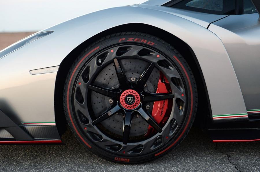  Lamborghini Veneno 2014 года  (фото 21 из 61)